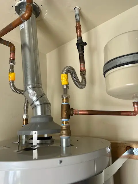 Water heater installation and plumbing repair in Oak Road Estates